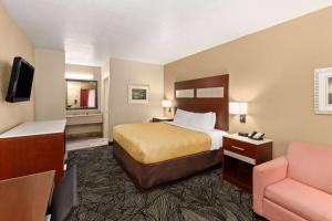 King Room - Non-Smoking room in Quality Inn & Suites Oxford