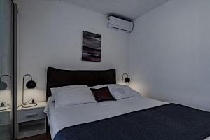 Seaside house for families with children Cove Stratincica, Korcula - 9265