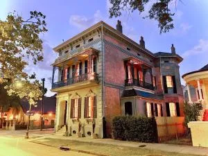 French Quarter Lanaux Mansion Bed and Breakfast - Arabi