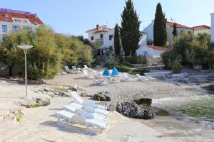 Apartments by the sea Zecevo Rtic, Rogoznica - 10333 