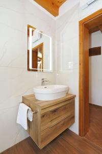 Holiday house with a parking space Sukosan, Zadar - 18279