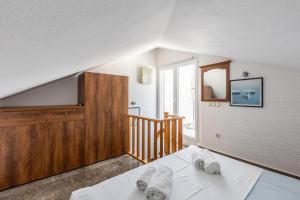 Apartments by the sea Zecevo Rtic, Rogoznica - 10334