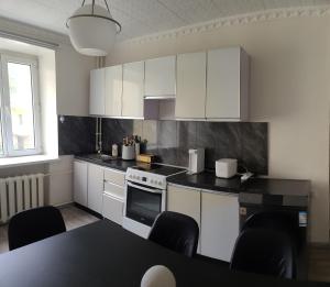 Cozy Central City Apartment