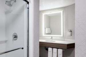 Holiday Inn Express Portland South - Lake Oswego by IHG