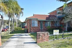 Chalkers Unit - Bring your own linen - Arakoon