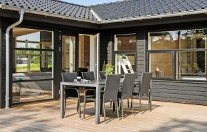 3 Bedroom Cozy Home In Ejstrupholm