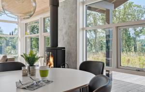 3 Bedroom Cozy Home In Ejstrupholm