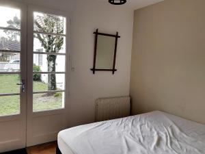 Maisons de vacances Maison Charmante Pres Plage et Foret, 5 Ch., Jardin, Parking, Quartier Calme - FR-1-652-2 : photos des chambres