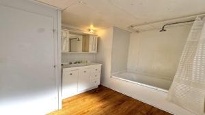 Harbourside, 7 Harbour Street