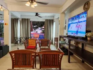 Sunset Seaview Bay Villa - Putatan