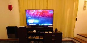 Cabaña cerca del lago y supermercados mayoristas.