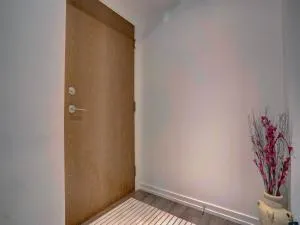 Wonderland Apartment in Vaughan - Вон