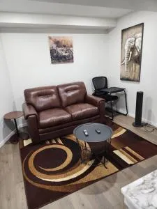 Avocado Executive Suite 2 - Steinbach