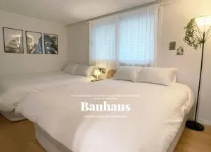 #10pax #freeparking #3rooms #5queens #metro6min #airportbus8min #conviniencestore1min #ott #longtermstay - Seul