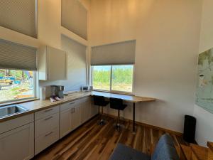 Pilot Lodge - Beautiful Lofted Tiny House