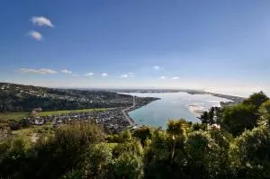 Panoramic Views and Complete Privacy - Clifton