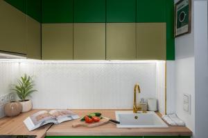 Sublime Studio Hoża 58 in upscale central neighbourhood, discover Warsaw on foot