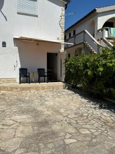 Cozy Studio Apartment Near Beach