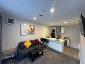 Christchurch Airport Stop - Avonhead