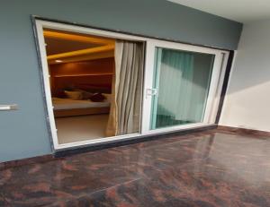 Haris Court- Cyber Hub