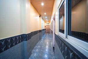 Fabhotel SS Dham - 200m from prem Mandir