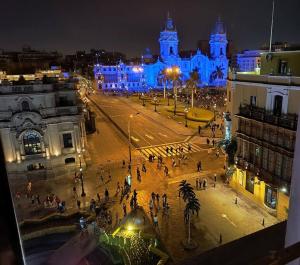 Departamento frente a palacio gobierno