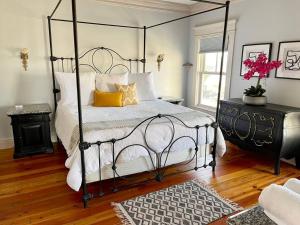 Be A Nomad - Stunning Old World Home Top Oceanviews