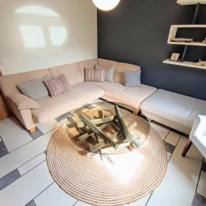 On The Terrace La Vida Joy Mansard Top Kitchen