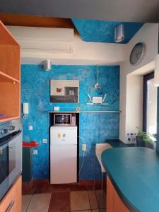 On The Terrace La Vida Joy Mansard Top Kitchen