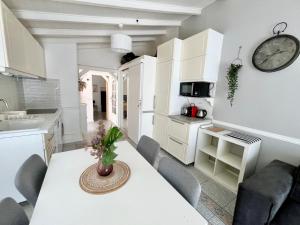 Maisons de vacances Little house 2 bedrooms -Terrace, Antony Center near Paris and Orly : photos des chambres