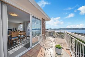 Luxury Sandy Bay Living River Views Free Parking - 3hvězdičkové hotely ve městě Sandy Bay