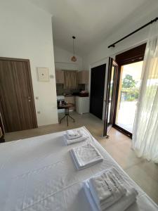 EPavli Xenia Pefkochori-Paliouri 30m