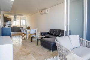 New Beachfront Paradise at Armandos Le Club