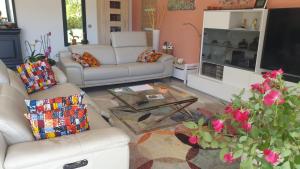 Villas Villa moderne avec jacuzzi, piscine et vue : photos des chambres