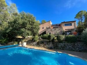 Le Figuier appart 2-3 pers en plein vignoble avec piscine privée à 30mn des gorgesdu Verdon et des plages