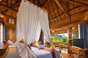 Prameswara 1 BR Wooden Private Pool Villa ZN174