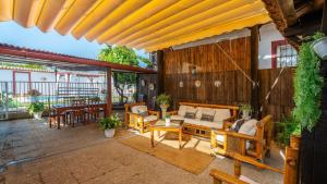 Cortijo Los Mellizos Penaflor by Ruralidays