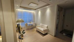 Seonneung Station Beautiful apt 2Room