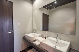 11 E Sports Resort Club 1