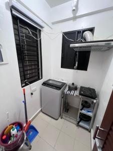 2BR Ground Level Entire Condo Central Aircon Sleeps 4
