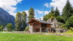 CHALET WALSER 4&2, Emma Villas - Piode