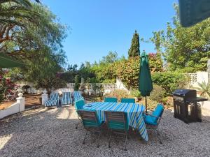 Appartment Paquero downstairs with your own private garden and your own private pool