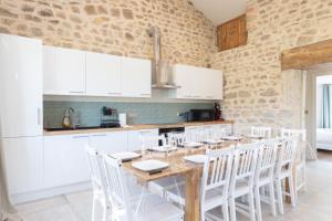 Maisons de vacances Cabana & Maison sur les hauteurs - Proche Cluny : photos des chambres