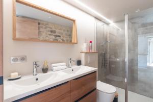 Maisons de vacances Cabana & Maison sur les hauteurs - Proche Cluny : photos des chambres