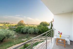 ARIEL A4, quiet area only 2 Km from the beach