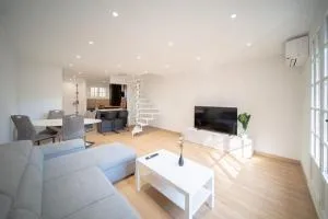 Duplex T3 à 3 minutes de la mer - 海滨布洛瑞