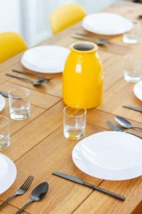 4BR Artdeco Elegance with Sauna