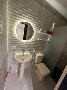 شقه بالروف بتاعها ڤيو رائع بالمهندسين اول سكن