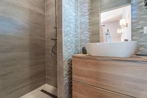 Villas Gite des ifs piscine, jacuzzi dans le Beaujolais : photos des chambres