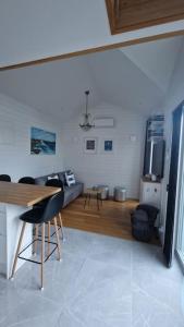 Accommodation close to the ocean on the West Coast